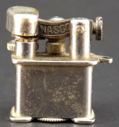 Зажигалки «Mini» фирмы Nasco, выпускались с 1940-го года только для армии.