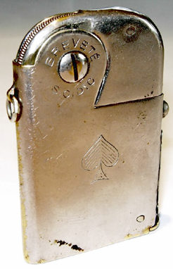 Зажигалки «Deniel’s» фирмы Deniel, выпускались в 1930-х годах. 
