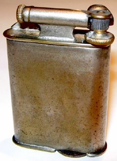 Зажигалки фирмы Napier, выпускались в 1930-х годах. 