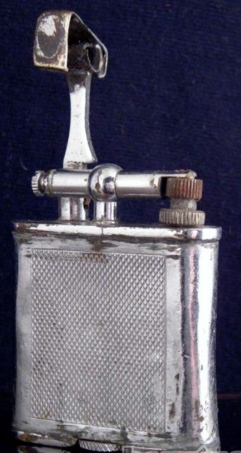 Зажигалка «Standard» фирмы Orlik, выпускалась в 1930-1940-х годах.
