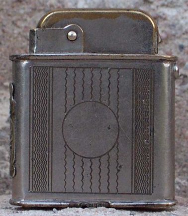Зажигалки «Tank» фирмы Orlik, выпускались в 1930-1940-х годах