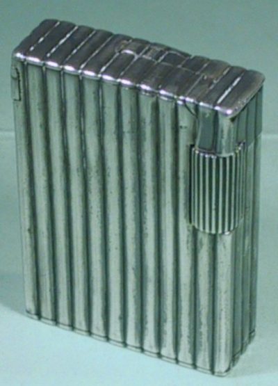 Зажигалка фирмы Elysée, выпускалась в 1930-1940-х годах.