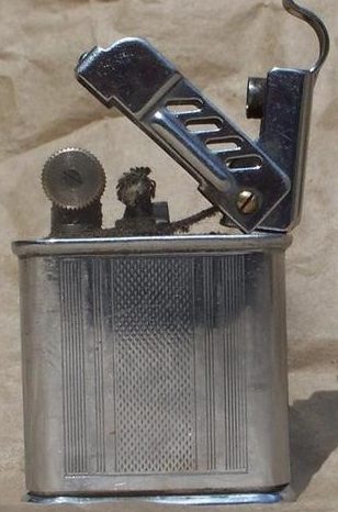 Зажигалки фирмы Feudor, выпускались с 1935-го года. 