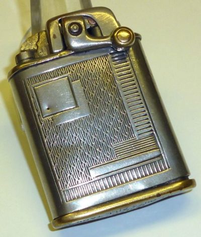Зажигалки фирмы Rolls Enfield, выпускались с 1932-го года.
