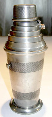 Зажигалка фирмы SM, выпускалась с 1932-го года. 