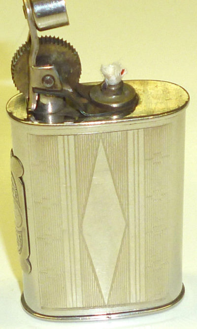 Зажигалки фирмы Seron, выпускались в 1930-е годы.