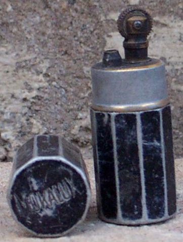 Зажигалка фирмы Fokalux, выпускалась в 1940-х годах.