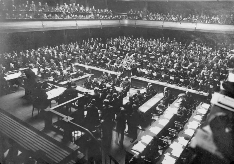Зал заседаний Лиги Наций. 