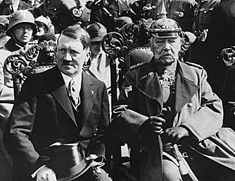 Гинденбург и Гитлер. 1932 г. 