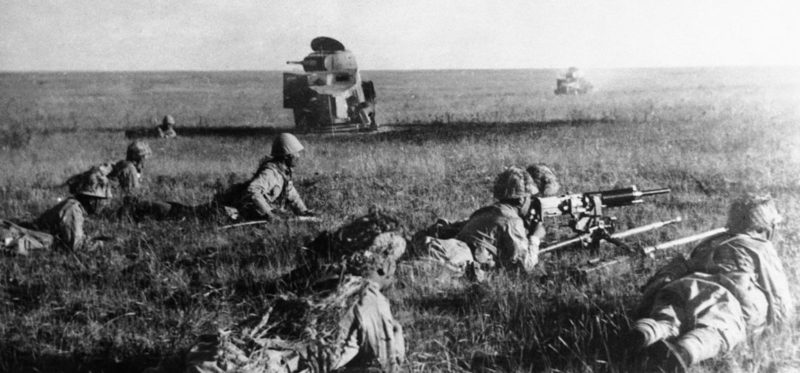 Атака японских пехотинцев. 1939 г.