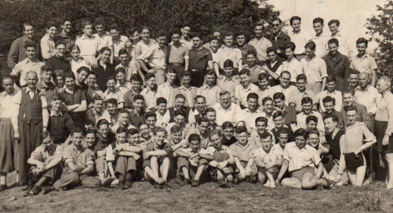 Коллективное фото в учебном еврейском лагере под Берлином. 1939 г. 