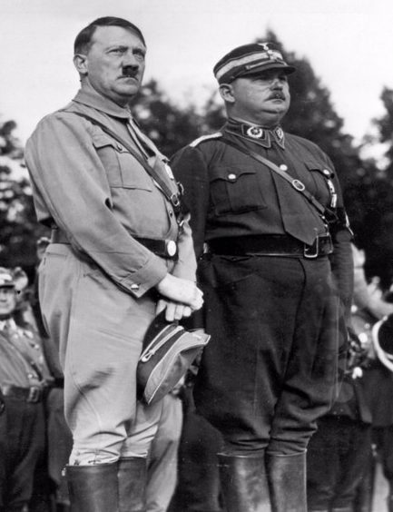 Адольф Гитлер и Эрнст Рём. 1933 г. 