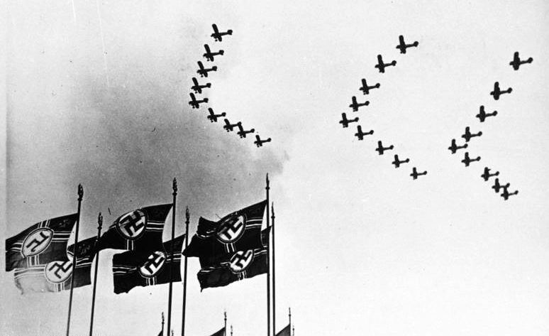 Самолеты Люфтваффе на параде. 1937 г. 