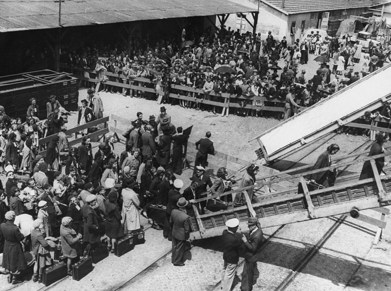 Еврейские беженцы в Лиссабоне. 1936 г. 