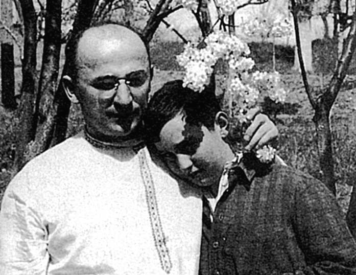 Лаврентий Берия с сыном Серго. 1930-е годы.
