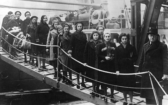 Еврейские беженцы прибывают в Лондон. Февраль 1939 г. 