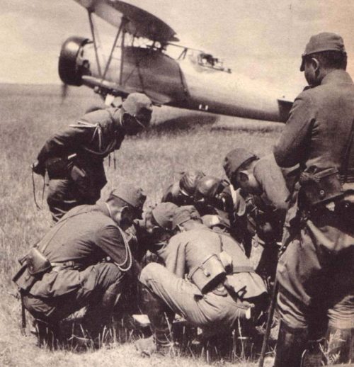 Японские лётчики между боями. 1939 г.