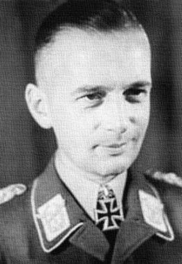 Выпускник Липецкой школы - Генерал-полковник Ганс Ешоннек.