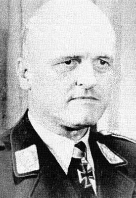 Выпускник Липецкой школы - генерал-полковник Гюнтер Кортен.