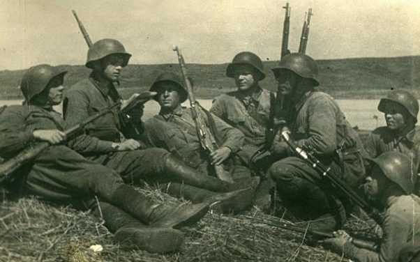 Красноармейцы на привале. 1938 г.