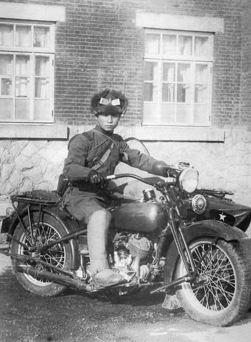 Японский офицер на мотоцикле Тип 93. 1939 г. 