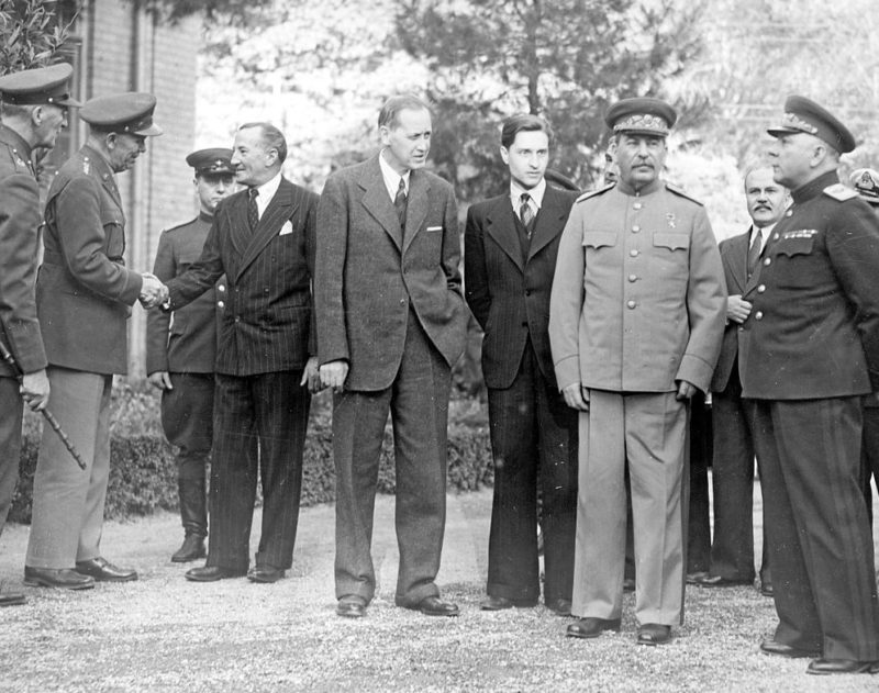 Тегеранская конференция. Ворошилов, Сталин, Гарри Хопкинс, Арчибальда Кларка и Джорджа Маршалл. Тегеран, Декабрь 1943 г.