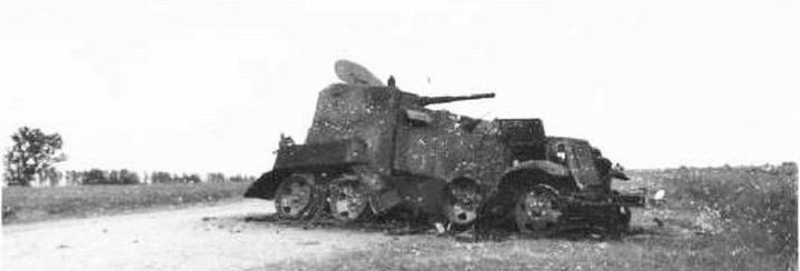 Разбитый советский бронеавтомобиль БА-10М. 1939 г.