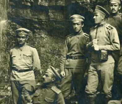 3-я Тифлисская школа прапорщиков. Юнкер Жданов слева. 1916 г. 