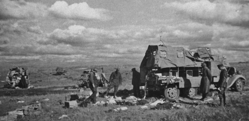 Красноармейцы у трофейного грузовика Тип 94. 1939 г.
