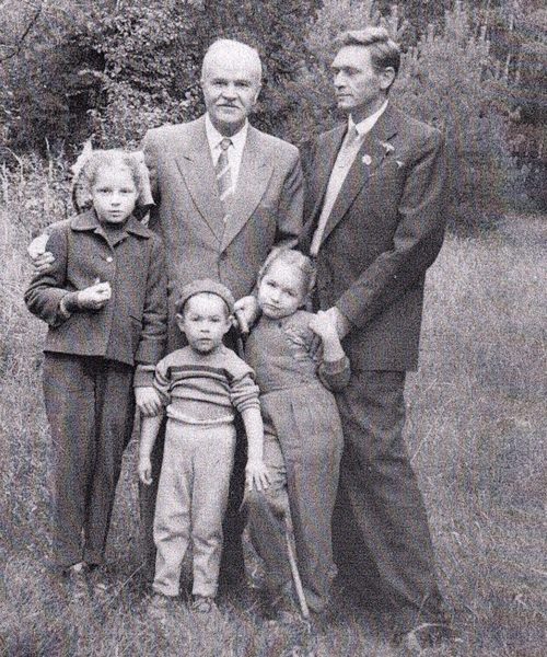 Молотов с зятем и внуками. 1961 г.