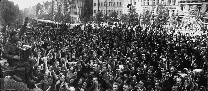 Освобожденная Прага. Май 1945 г. 