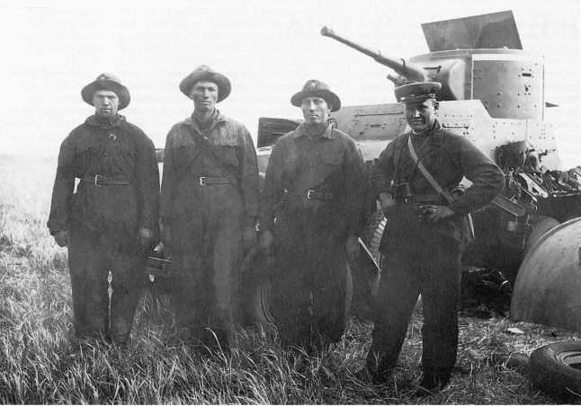 Экипажи бронемашин. 1939 г. 