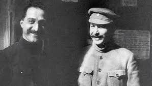 Иосиф Сталин и Серго Орджоникидзе на XII съезде РКП(б). 1923 г.