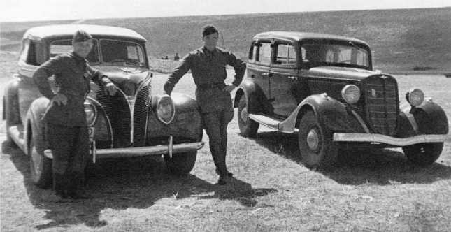 Автомобили штаба 1-й армейской группы. 1939 г. 