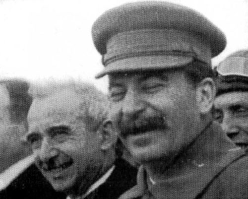 И.В.Сталин и президент Турции Исмет Паша на Тушинском аэродроме. 1932 г.