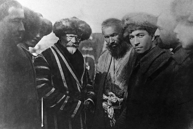 Калинин среди дехкан Ферганской долины. 1925 г.