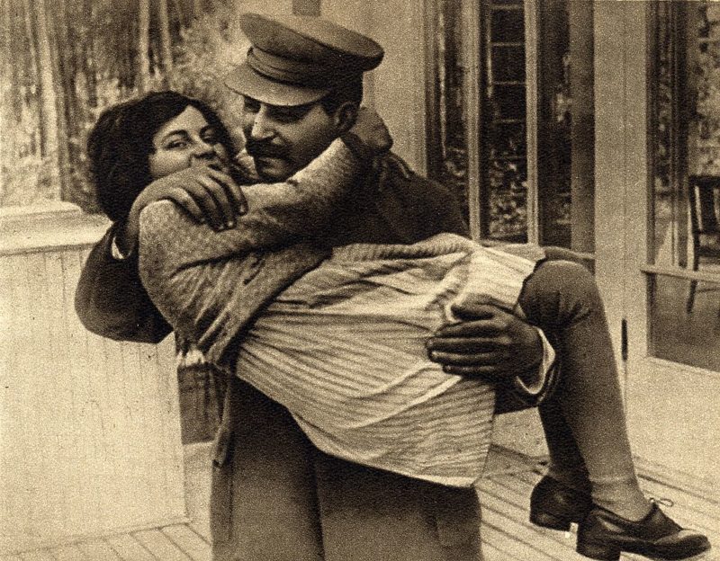 Иосиф Сталин с дочерью Светланой. 1935 г.