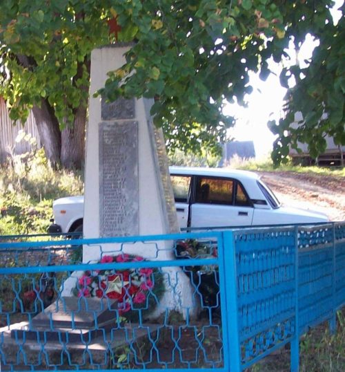 ст-ца. Лесогорская Апшеронского р-на. Памятник по улице Пушкина 3б, установленный на братской могиле советских воинов.