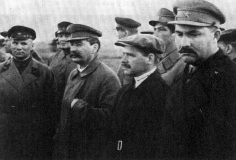 Л.М.Каганович, А.А.Андреев, И.В.Сталин на Центральном аэродроме. Август 1936 г.