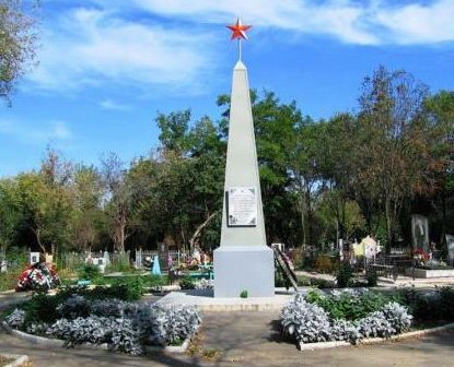  г. Армавир. Памятник на кладбище на юго-восточной окраине города, установленный на братской могиле советских воинов. 