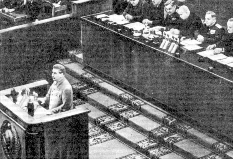 Сталин на заключительном заседании XIX съезда КПСС. 1952 г.