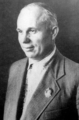 Н. С. Хрущёв, награждённый орденом Ленина за строительство метрополитена в Москве. 1935 г.