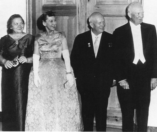Дуайт Эйзенхауэр, Никита Хрущев и их жены. 1959 г.