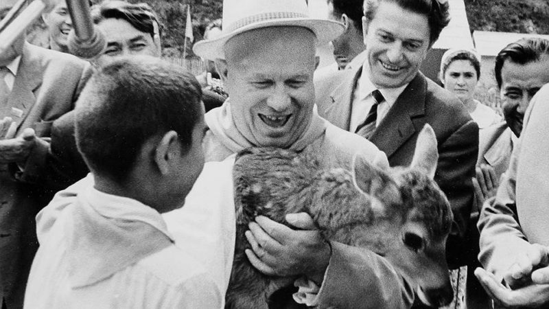 Хрущев на сельскохозяйственной выставке. 1964 г.