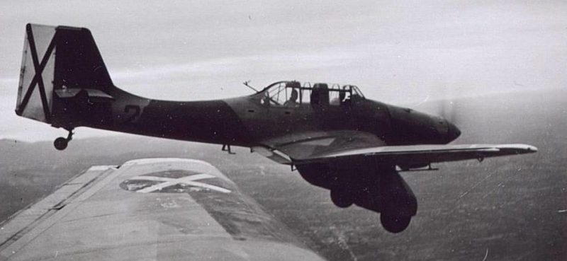 Бомбардировщик «Junkers -87A» с маркировкой Легиона «Кондор».