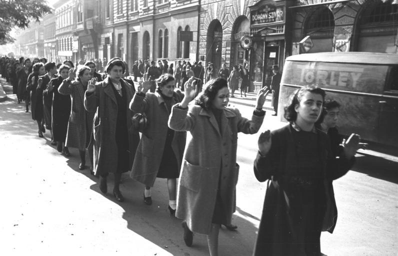 Аресты евреев в Будапеште. 1944 г.