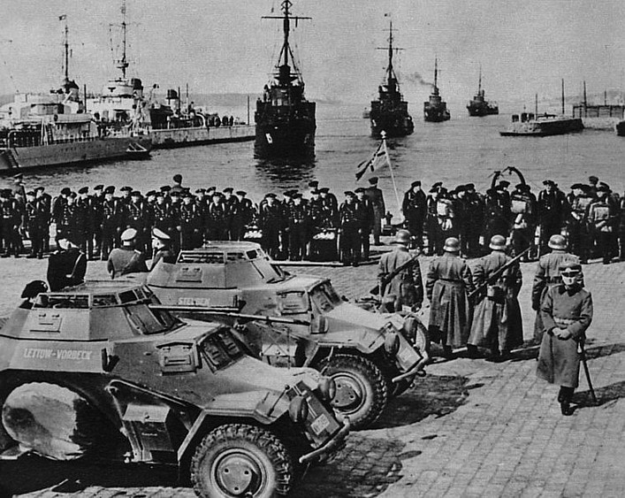 Немецкие войска в порту Мемеля. Март 1939 года.