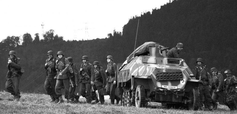 Немецкие каратели в горах на подавлении восстания. Октябрь 1944 г.