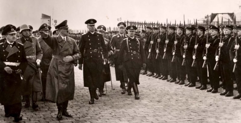 Немецкие войска в порту Мемеля. Март 1939 года.