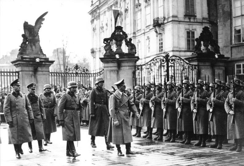 Адольф Гитлер в Праге. 16 марта 1939 г.
